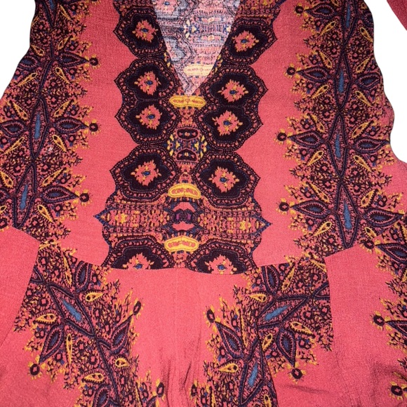 EUC Free People Abstract Long Sleeve Mini Dress Cut Out Back Medium Ruffle - Picture 3 of 9